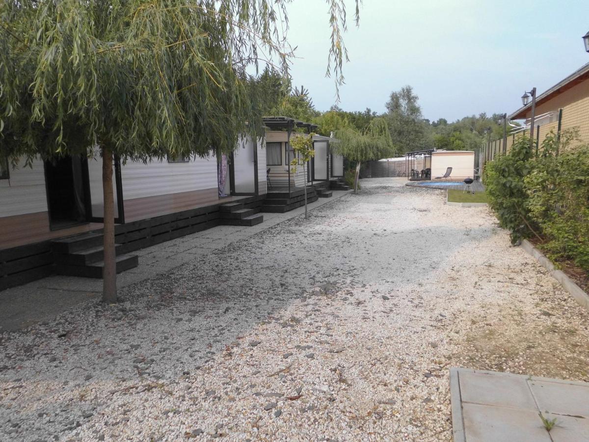 Kenge Apartmanok Balatonszárszó Exterior foto